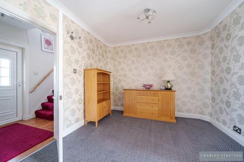 93 Straight Road, Harold Hill, Romford, RM3 7JD