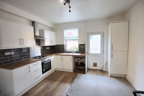 2 bedroom terraced house to rent, Cross Street, Warrington, WA2