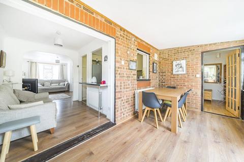 4 bedroom end of terrace house for sale, Newark Close, Guildford GU4