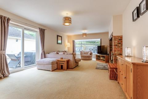 5 bedroom bungalow for sale, Marlborough Road, Badbury, Swindon, Wiltshire, SN4