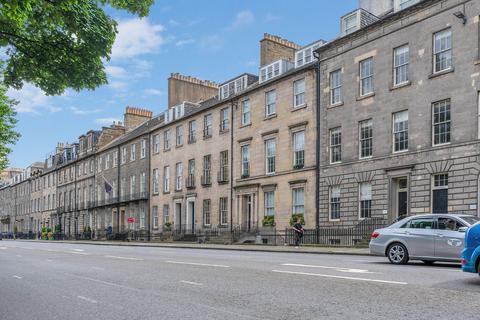 3 bedroom flat to rent, Queen Street, New Town, Edinburgh, EH2