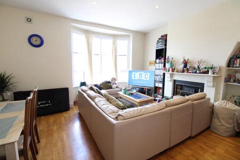 1 bedroom flat for sale, 2, 27 Lesbourne Road, Reigate RH2