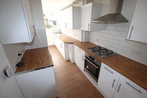 3 bedroom terraced house to rent, Dagenham Road, Dagenham RM10