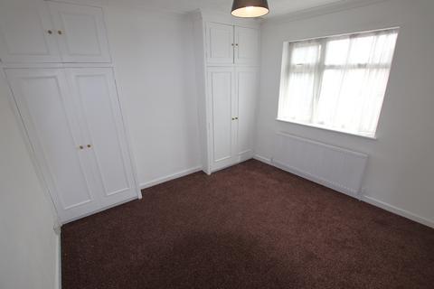 3 bedroom terraced house to rent, Dagenham Road, Dagenham RM10