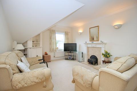 2 bedroom retirement property for sale, Cunliffe Road, Ilkley, West Yorkshire, LS29