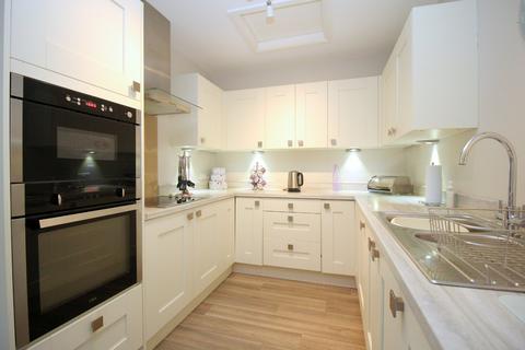 2 bedroom retirement property for sale, Cunliffe Road, Ilkley, West Yorkshire, LS29