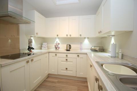 2 bedroom retirement property for sale, Cunliffe Road, Ilkley, West Yorkshire, LS29