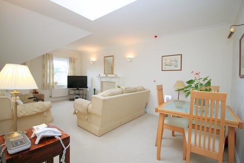 2 bedroom retirement property for sale, Cunliffe Road, Ilkley, West Yorkshire, LS29