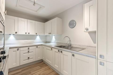 2 bedroom retirement property for sale, Lister Court, Cunliffe Road, Ilkley, West Yorkshire, LS29
