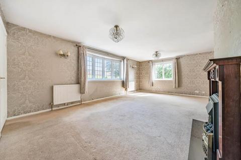 6 bedroom detached bungalow for sale, Lower Radley,  Abingdon.,  Abingdon,  Oxfordshire,  OX14