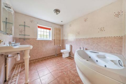 6 bedroom detached bungalow for sale, Lower Radley,  Abingdon.,  Abingdon,  Oxfordshire,  OX14