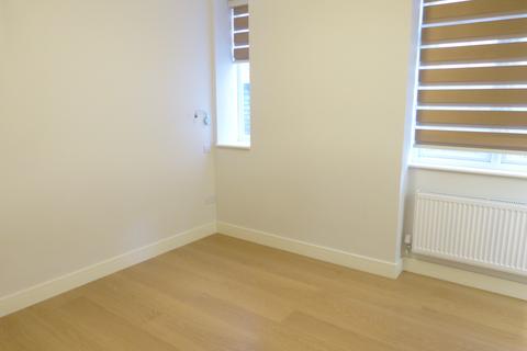 2 bedroom apartment to rent, HELENSLEA AVENUE, LONDON, NW11