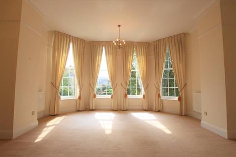 2 bedroom flat to rent, Florence Court, Woking GU21