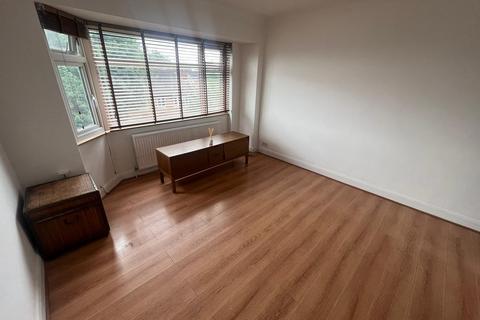 2 bedroom flat to rent, Beresford Gardens, EN1