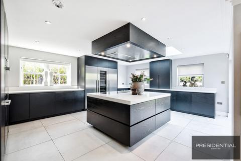 31 Upper Park, Loughton, IG10 4EY