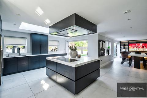 31 Upper Park, Loughton, IG10 4EY