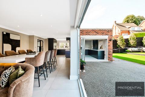 31 Upper Park, Loughton, IG10 4EY