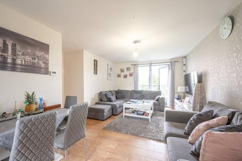 3 bedroom flat to rent, Mornington Close, Colindale, London, NW9