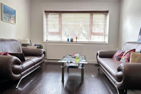 2 bedroom ground floor flat for sale, Renfrew Road, Hounslow TW4