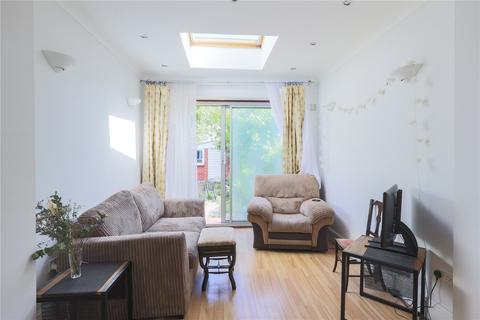 3 bedroom apartment to rent, Montana Road, Tooting, London, SW17