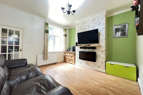 2 bedroom terraced house for sale, Park Road, Elland HX5