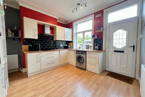 2 bedroom terraced house for sale, Park Road, Elland HX5