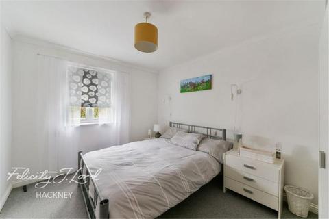 2 bedroom flat to rent, Eastway E9