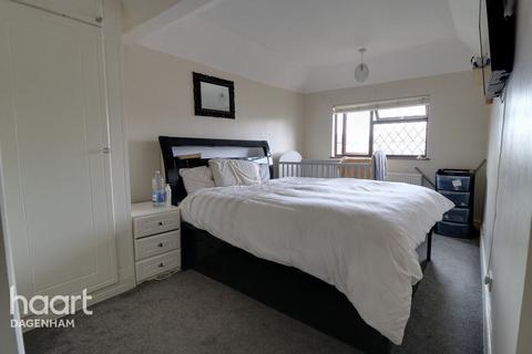 3 bedroom end of terrace house for sale, Marston Avenue, Dagenham