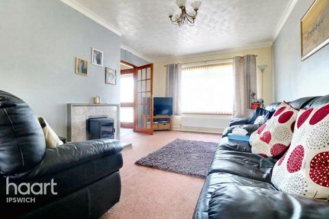 3 bedroom end of terrace house for sale, Agate Close, Ipswich