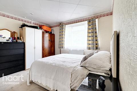33 Byron Square, Trumpington, Cambridge, CB2 9JL