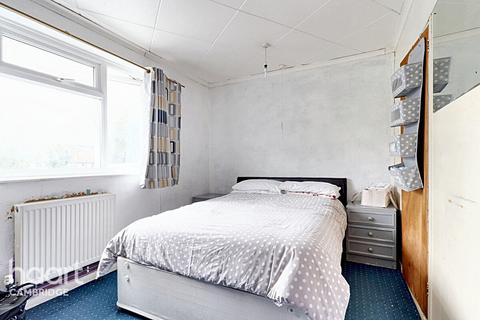 33 Byron Square, Trumpington, Cambridge, CB2 9JL