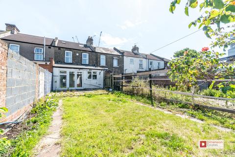 5 bedroom terraced house to rent, Spencer Road, Ilford, IG3