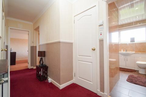 2/2, 40 Heathcot Avenue, Glasgow, G15 8NX