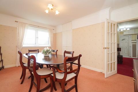 2/2, 40 Heathcot Avenue, Glasgow, G15 8NX