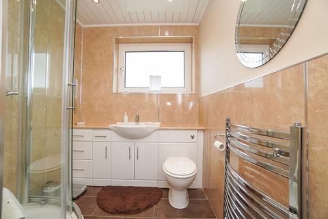 2/2, 40 Heathcot Avenue, Glasgow, G15 8NX