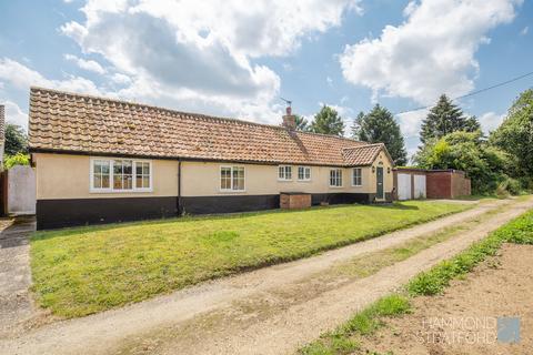 2 bedroom detached bungalow for sale, Watton Road, Larling