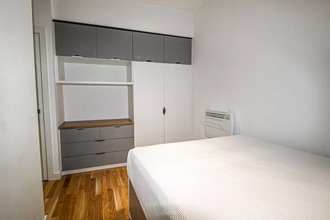 Studio to rent, at Leeds, Apt 84, Q One Residence, Wade Lane LS2