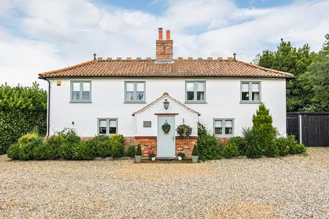 4 bedroom cottage for sale, Hingham