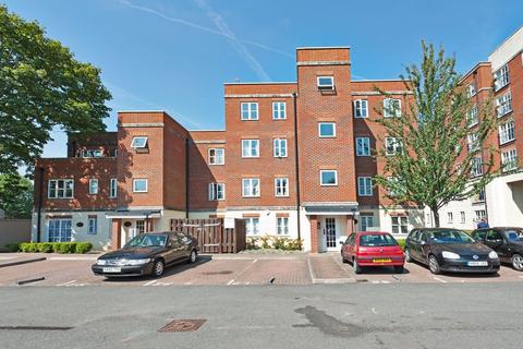 2 bedroom apartment to rent, Dukes Court, Lordship Lane, SE22