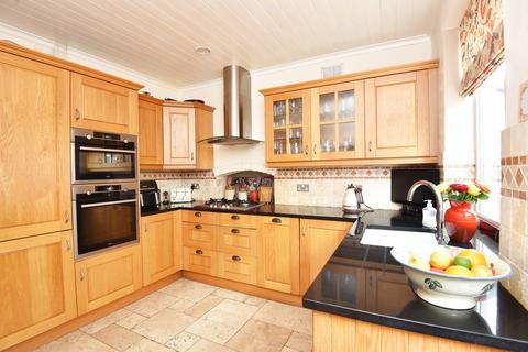 4 bedroom semi-detached house for sale, St Helen's Road, Harrogate