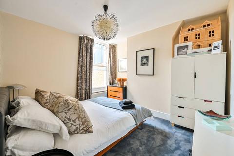 4 bedroom terraced house for sale, Hargwyne Street, Brixton, London, SW9