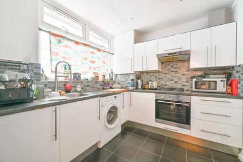 2 bedroom flat to rent, Dickens Estate, Bermondsey, London, SE16