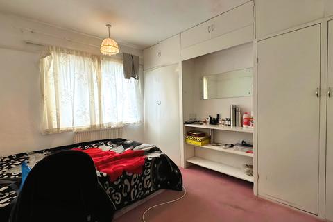 3 bedroom end of terrace house for sale, Maswell Park Crescent, Hounslow