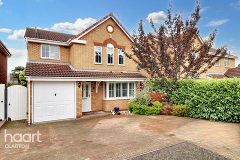 4 bedroom detached house for sale, Minsmere Drive, Clacton-On-Sea