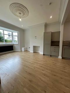 3 bedroom apartment to rent, Southwood Road, Liverpool L17