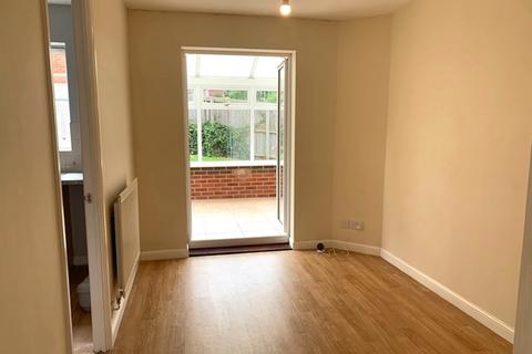 8 Biddington Way, Honiton, EX14 2GU