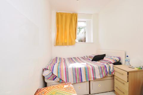 1 bedroom apartment to rent, Sinclair Road West Kensington W14