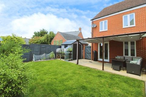 3 bedroom semi-detached house for sale, White Eagle Road, Swindon