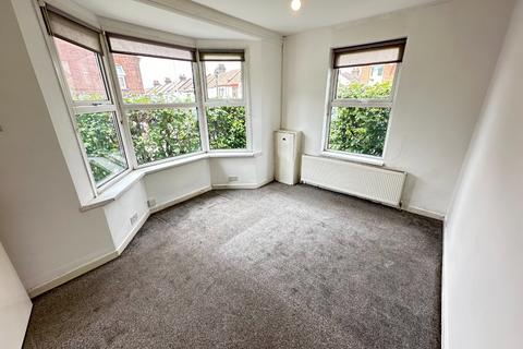 1 bedroom ground floor maisonette to rent, Butlin Road, Luton, Bedfordshire, LU1