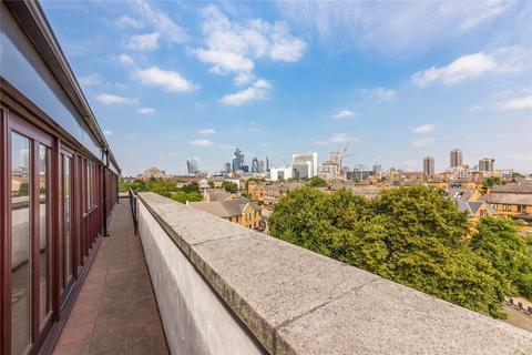 2 bedroom flat to rent, Hermitage Court, Knighten Street, London